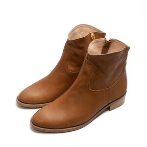 NWOT Women’s Camel Size 11 Handmade Leather Ankle Boots